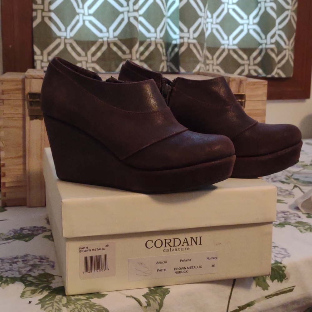 Cordani Faith Bootie, 35, 4.5 or 5, brown